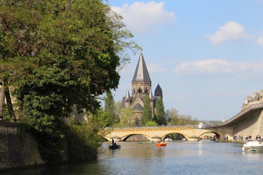 Appartement spa privé pour les séjours seul ou a deux Metz Esterno foto