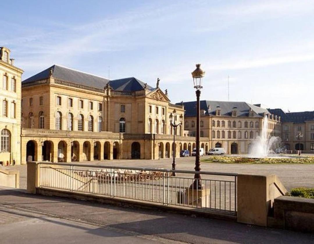 Appartement spa privé pour les séjours seul ou a deux Metz Esterno foto